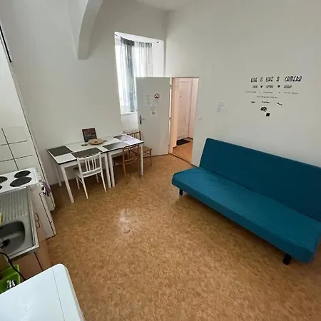 Near Main Railway And Bus Station, Vankovka Apartment Brno
