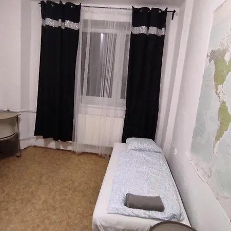 Near Main Railway And Bus Station, Vankovka Apartment